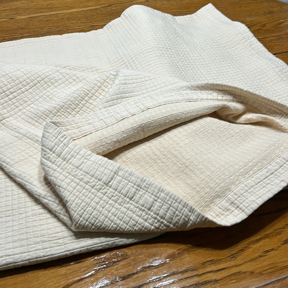 Matouk Petra Coverlet and 2 Euro Shams. Ivory.  Good used condition. King size. - Picture 3 of 16